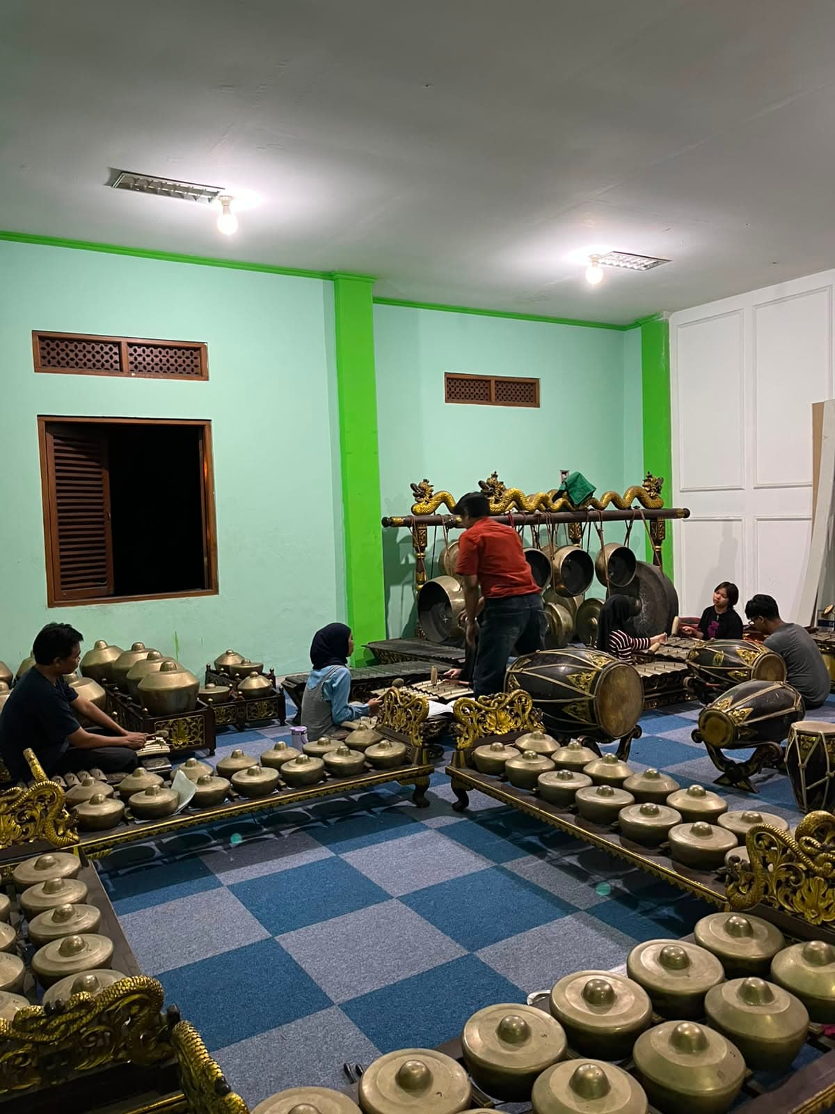 Latihan Seni Musik Tradisional Karawitan